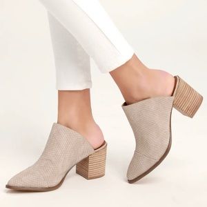 Report Tosh Stone Snake Embossed Pointed Toe Mule